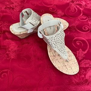 Attention Gold Cork Wedge Sandal Toe Separator Elastic Back Women’s Size 61/2
